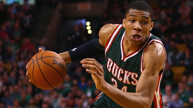 前队友：曾和马拉多纳开车出行，交警把我们拦住只为和他合影（前队友忆：与马拉多纳同车外出，交警拦停只为合影）