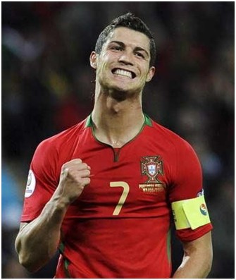 帕克：齐尔克泽远不及谢什科，德利赫特已成英超最佳后卫之一（帕克评价：齐尔克泽不及谢什科，德利赫特已跻身英超顶级中卫行列）