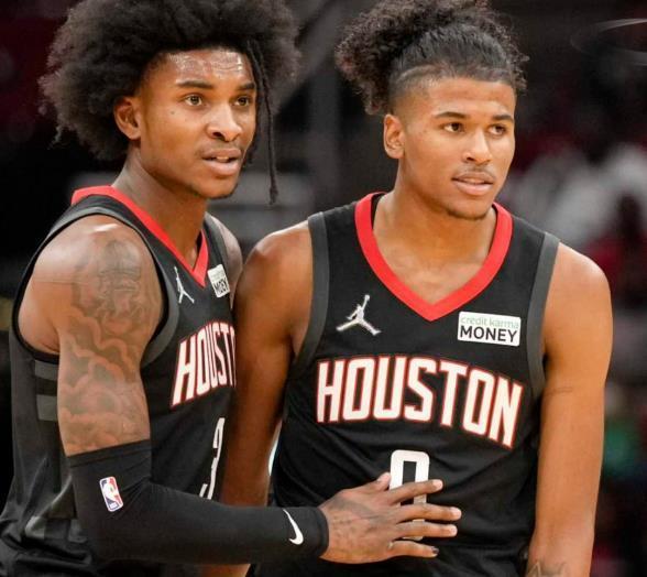 替补小将打入职业生涯首球（替补新人收获职业生涯处子球）