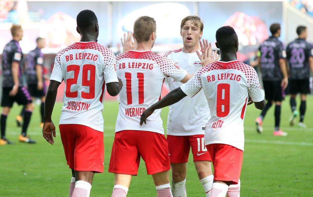 罗杰斯vs曼联全场数据：7射门2进球，传球成功率81.2%（罗杰斯战曼联：7射2球，传球成功率81.2%）