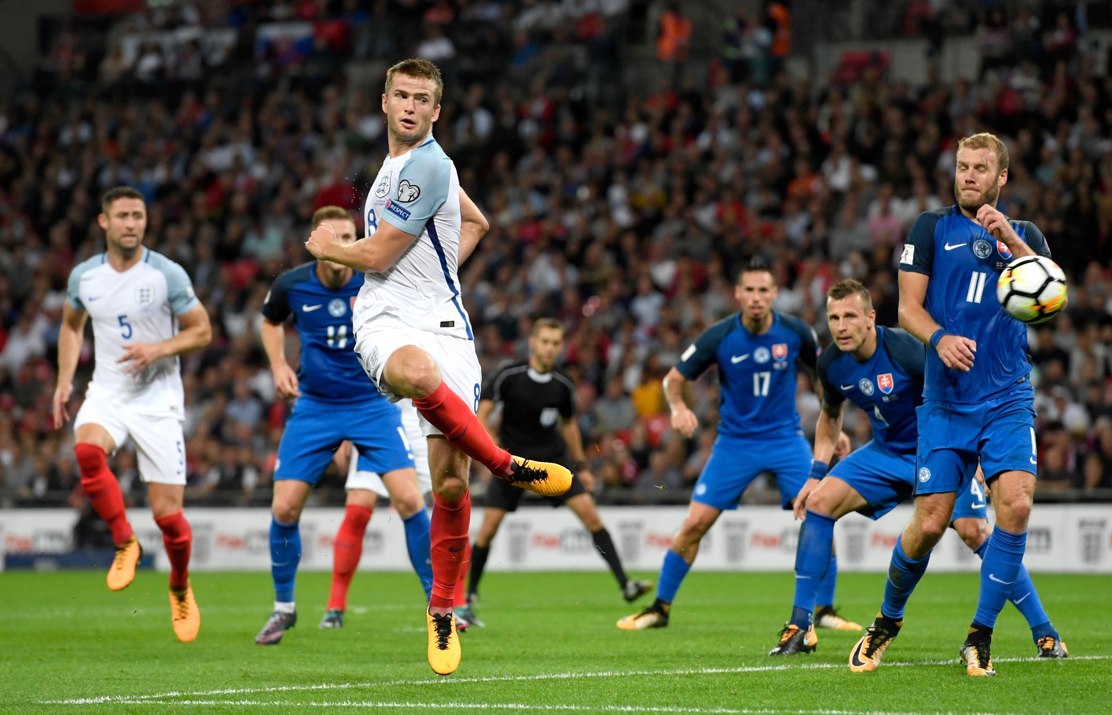 周六西甲裁判安排：弗朗西斯科将执法巴萨客战贝蒂斯（周六西甲裁判出炉：弗朗西斯科将吹罚巴萨客场对阵贝蒂斯）