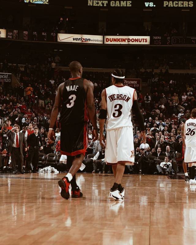 马德兴：中国足球受冷遇因成绩没突破，地方超火爆是大众怒其不争（马德兴：国足成绩难破局致整体遇冷，地方热度高因球迷恨铁不成钢）