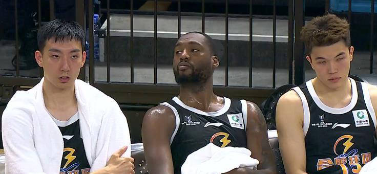 刘建宏：邵佳一已经表现出了一个现代教练的风度和气质（刘建宏：邵佳一已具备现代主帅的风范与气质）