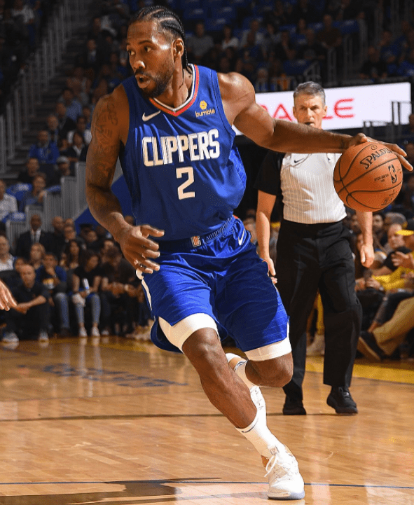 24岁巴西新神锋15轮11球！他竟从工地踢到英超，正与哈兰德争金靴（24岁巴西锋霸15场11球：从工地逆袭英超，如今与哈兰德竞逐金靴）